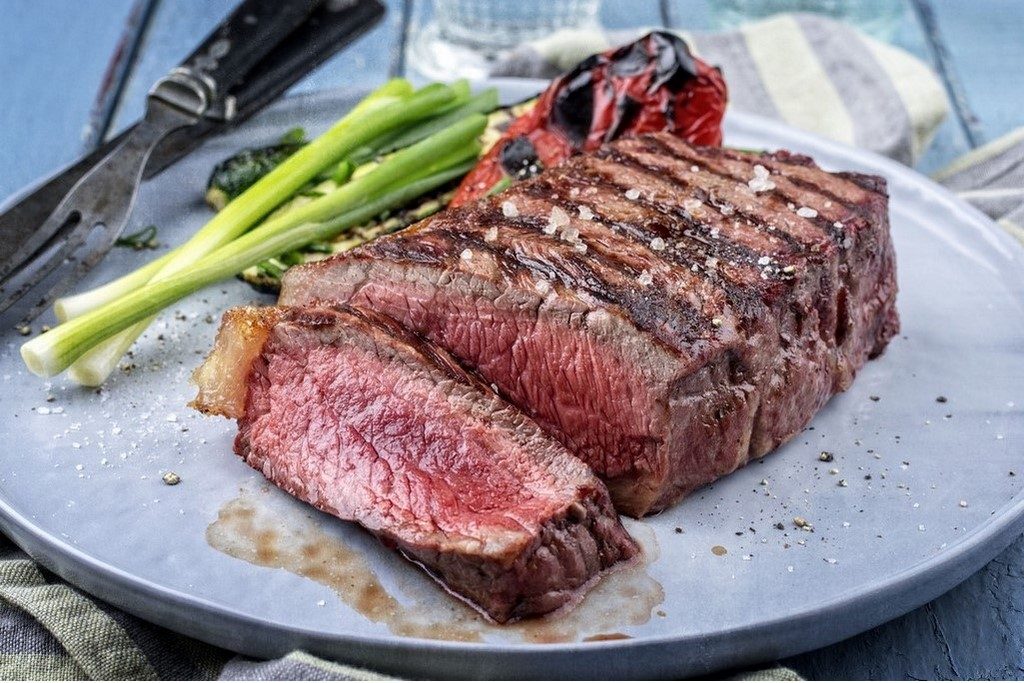 Sirloin steak proč si ho zamilovat a jak si ho snadno