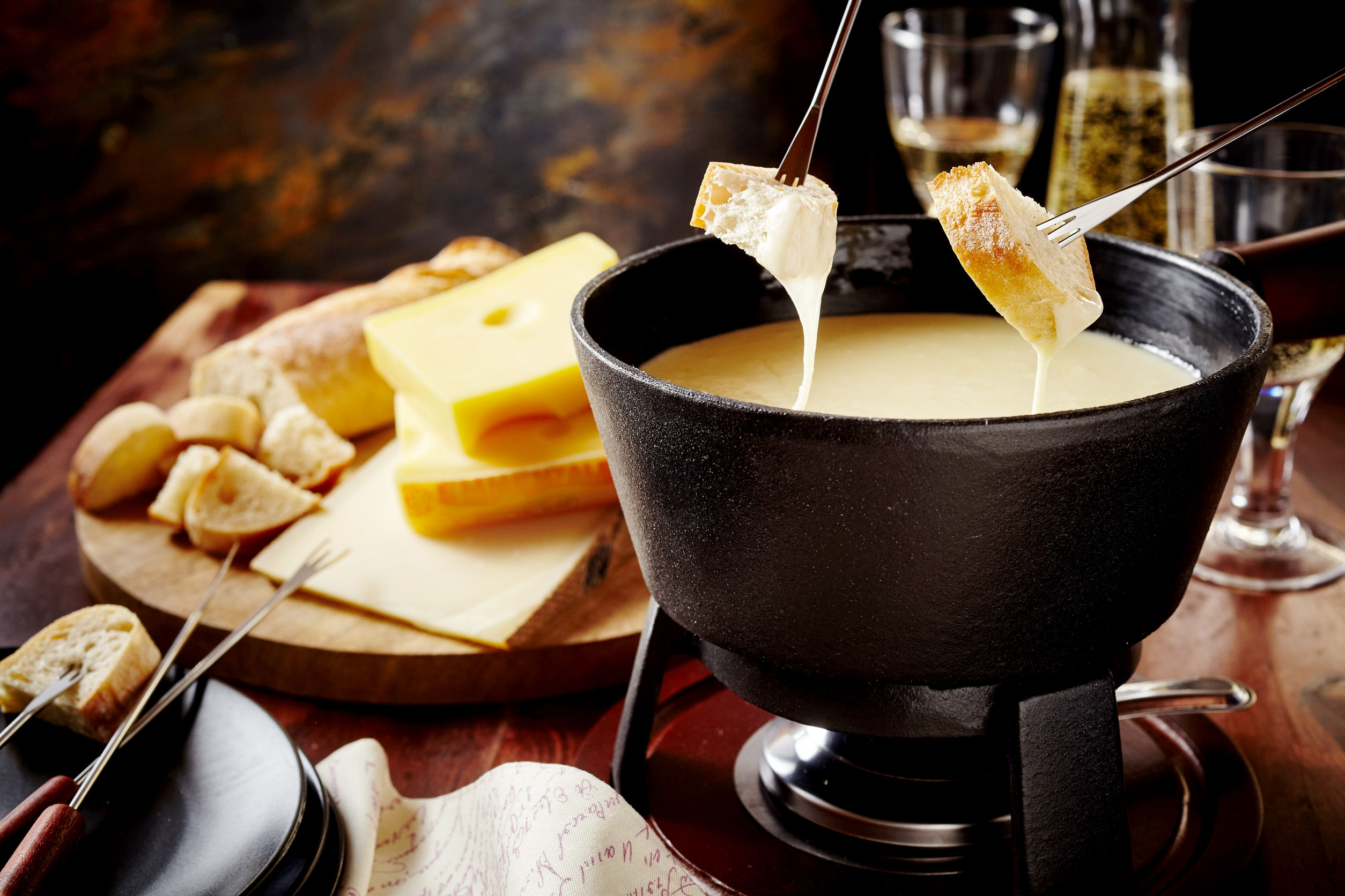 Sýrové a čokoládové fondue